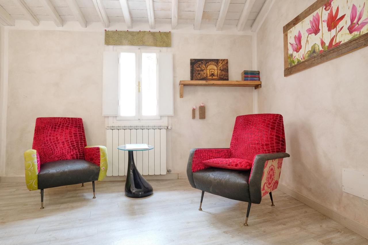 La Turandot Suite With Ac And Wifi Лука Екстериор снимка