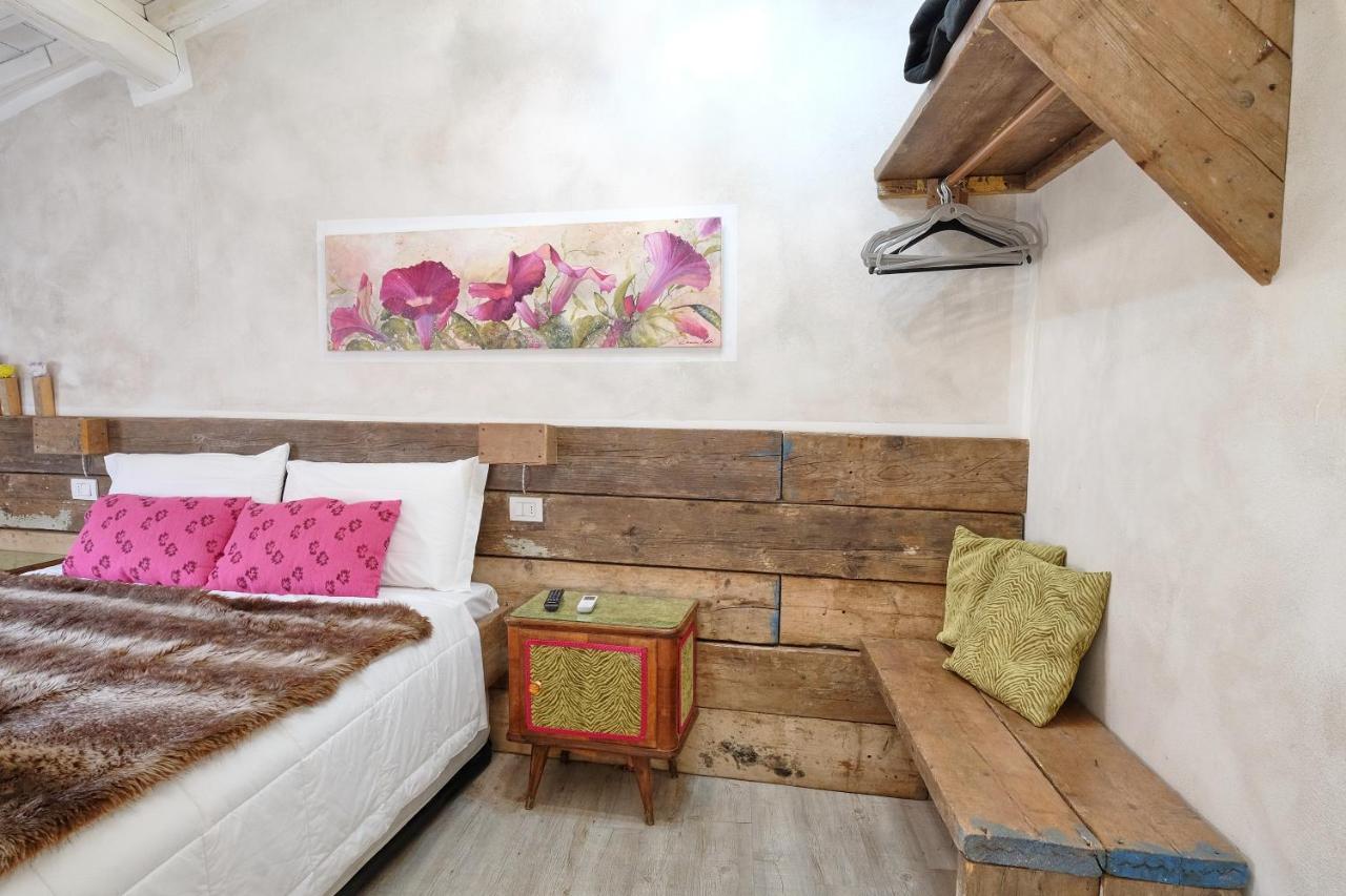 La Turandot Suite With Ac And Wifi Лука Екстериор снимка