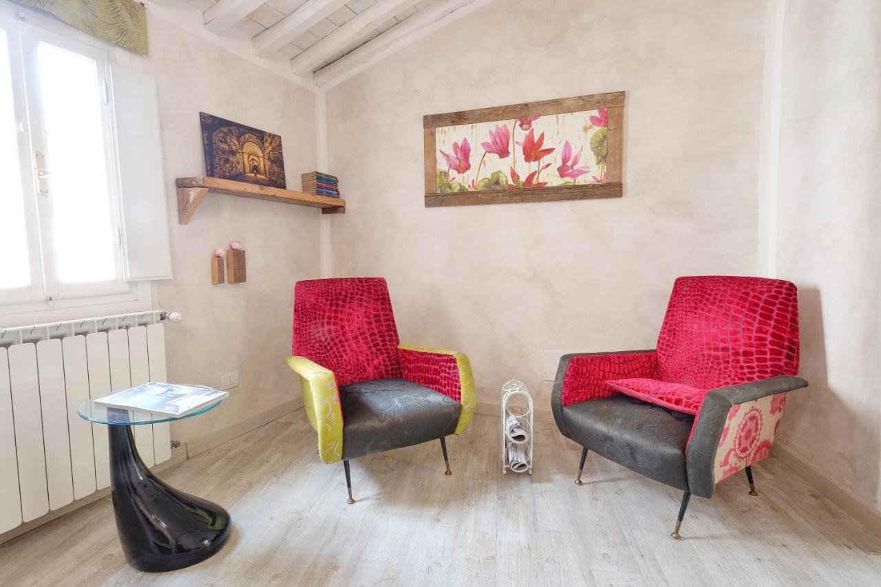La Turandot Suite With Ac And Wifi Лука Екстериор снимка
